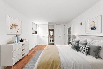 225 E 36th St, Unit 9-E in New York, NY - Building Photo - Building Photo