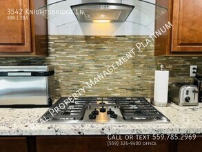 3542 Knightsbridge Ln in Clovis, CA - Building Photo - Building Photo