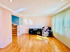 6606 N Damen Ave in Chicago, IL - Building Photo - Building Photo