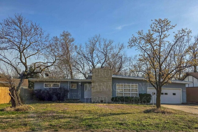 property at 2203 W 4th St