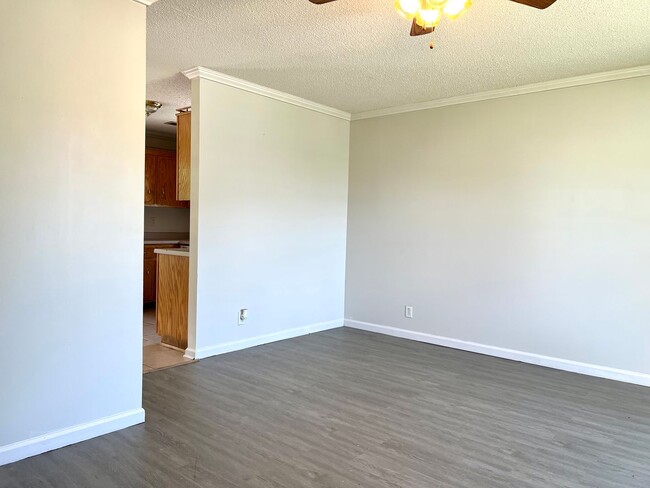 1047 Shadow Ridge Ave in Oak Grove, KY - Building Photo - Building Photo