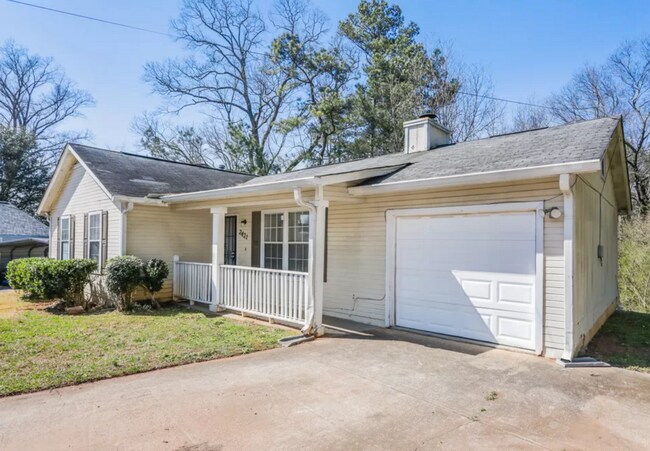 2421 Corner Shoals Dr in Decatur, GA - Foto de edificio - Building Photo