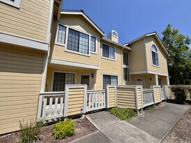 1002 Devonwood in Hercules, CA - Building Photo