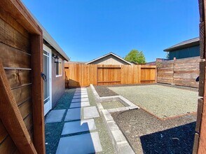 1407 Vale Ave in Napa, CA - Building Photo - Building Photo