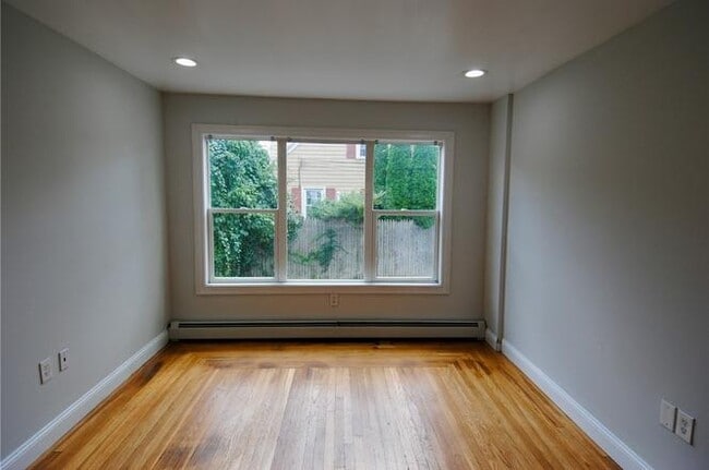 61-63 Jastram St, Unit 1 in Providence, RI - Building Photo - Building Photo