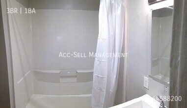 956 Adams St SE in Grand Rapids, MI - Building Photo - Building Photo