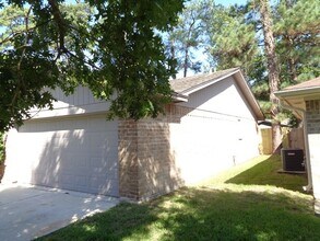 2111 Pincher Creek Dr in Spring, TX - Building Photo - Building Photo