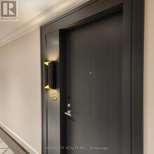 259 The Kingsway in Toronto, ON - Building Photo - Building Photo