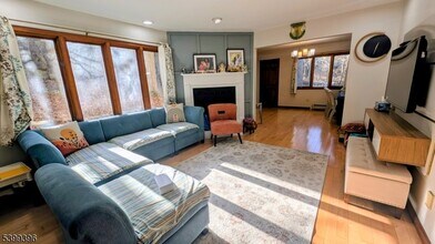 22 Heritage Ct in Morris Plains, NJ - Building Photo - Building Photo