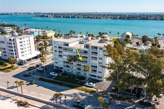 403 Gulf Way in St Pete Beach, FL - Building Photo - Building Photo