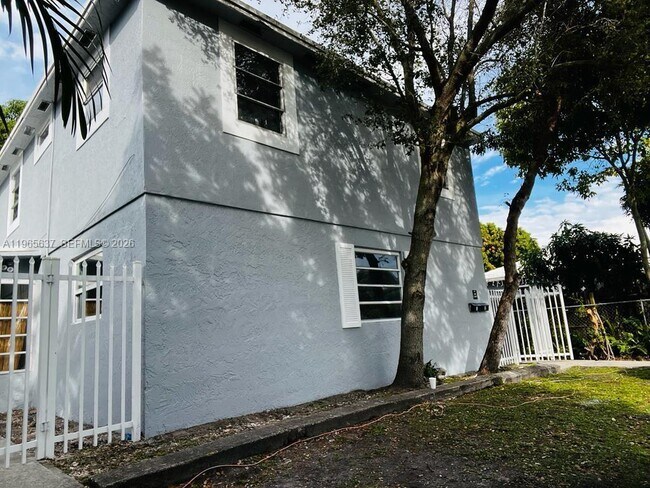 5 NE 16th Ct in Fort Lauderdale, FL - Building Photo - Building Photo