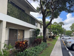 110 Gardens Dr in Pompano Beach, FL - Building Photo - Building Photo