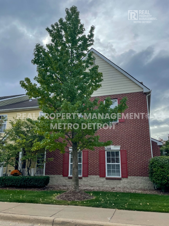 17699 Windflower Dr in Southfield, MI - Building Photo - Building Photo