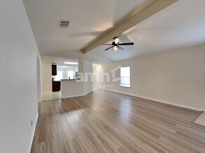 22422 Bauer Canyon Dr, Unit 6 in Hockley, TX - Foto de edificio - Building Photo