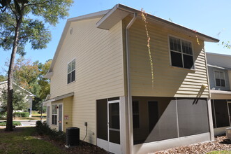 4654 SW 48th Way, Unit 115 in Gainesville, FL - Foto de edificio - Building Photo