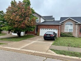 301 Carmel Valley Way in St. Robert, MO - Building Photo