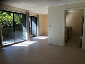 6479 137th Ave NE in Redmond, WA - Foto de edificio - Building Photo