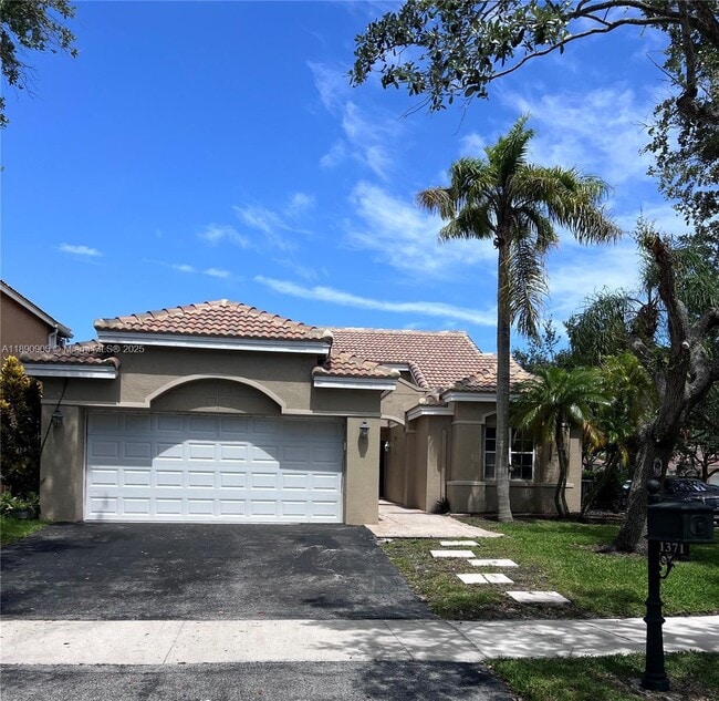 1371 Bayview Cir in Weston, FL - Building Photo - Building Photo