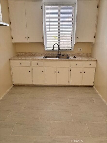 3672 S Western Ave in Los Angeles, CA - Building Photo - Building Photo