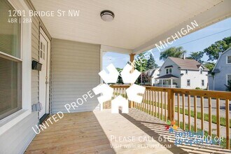 1201 Bridge St NW in Grand Rapids, MI - Building Photo - Building Photo