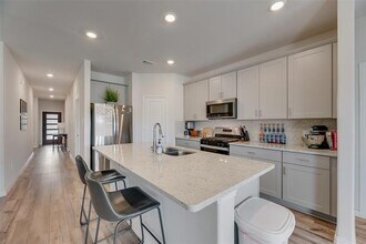 2373 Aspen Hl Dr in Heartland, TX - Building Photo - Building Photo