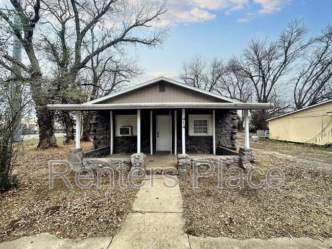 property at 414 N Oseuma Ave
