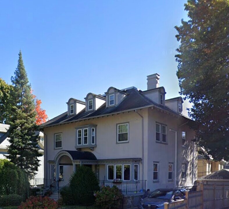 72 Englewood Ave, Unit 2 in Boston, MA - Building Photo