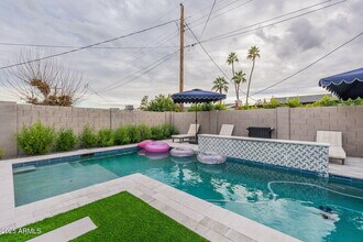 8725 E Palo Verde Dr in Scottsdale, AZ - Building Photo - Building Photo