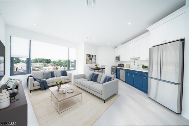 12 River Rd in Fair Lawn, NJ - Building Photo - Building Photo