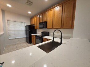 10805 Savannah Wood Ct in Orlando, FL - Building Photo - Building Photo