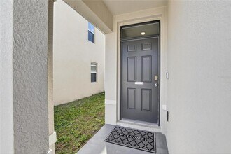 10019 Merry Fawn Ct in Sun City Center, FL - Building Photo - Building Photo