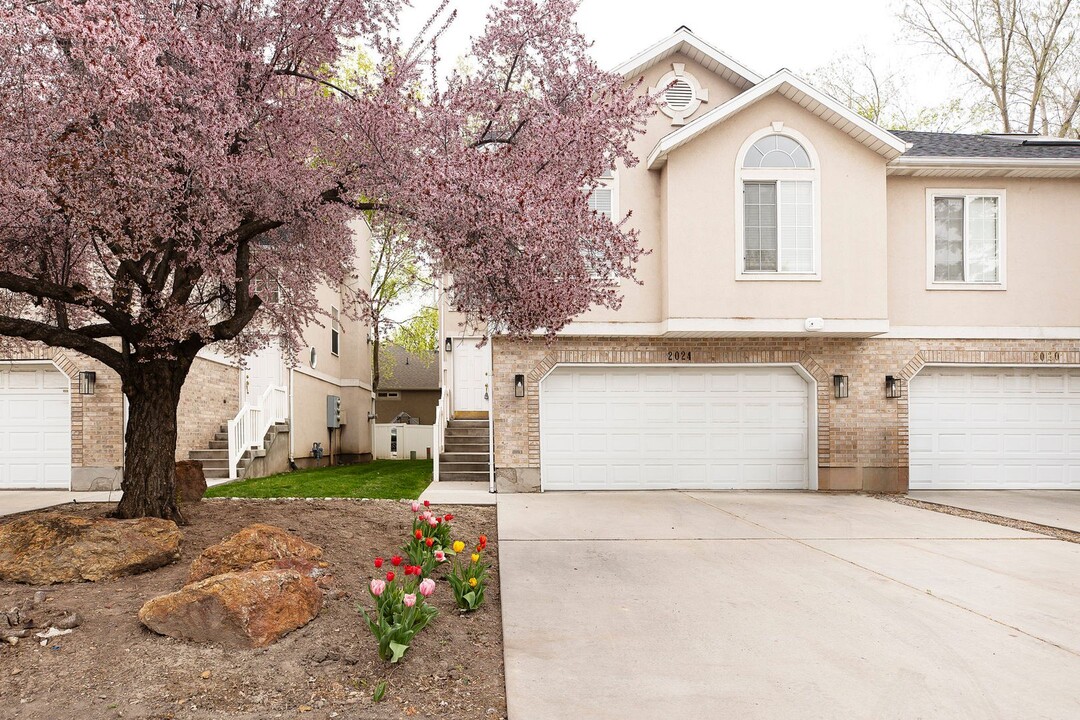 2024 Cotton Willow Ln in Holladay, UT - Building Photo