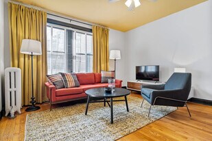 3545 N Janssen Ave in Chicago, IL - Building Photo