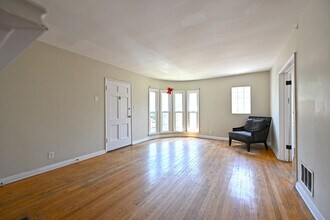 11063 Ohio Ave, Unit 11063 in Los Angeles, CA - Building Photo - Building Photo