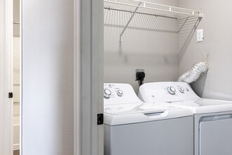 Pinnacle Pointe in Lenexa, KS - Building Photo - Interior Photo