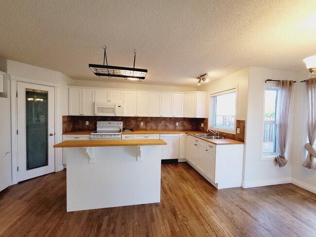 163 Cote Crescent NW in Edmonton, AB - Building Photo - Building Photo