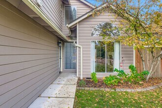 1687 SW 178th Ave in Beaverton, OR - Building Photo - Building Photo