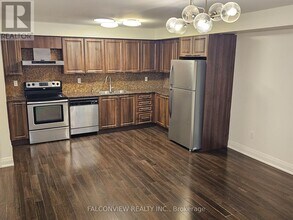 318 John St. in Markham, ON - Building Photo - Building Photo