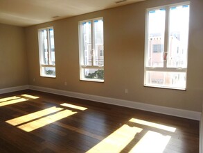 380 W Broadway in Boston, MA - Building Photo - Building Photo
