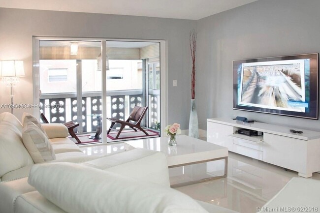 801 Pine Dr in Pompano Beach, FL - Building Photo - Building Photo