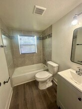 8503 N Semmes St in Tampa, FL - Building Photo - Building Photo