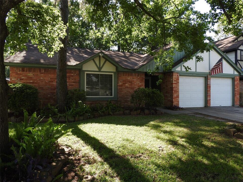 18831 Yaupon Trail in Humble, TX - Foto de edificio