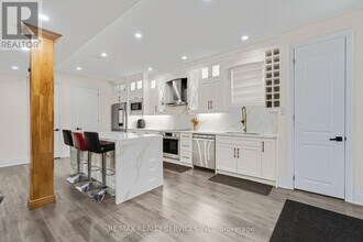 66 Hanbury Cres in Brampton, ON - Building Photo - Building Photo