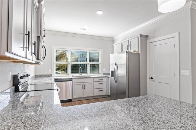 913 NE Hts Ln in Bentonville, AR - Foto de edificio - Building Photo