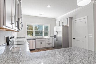 913 NE Hts Ln in Bentonville, AR - Building Photo - Building Photo