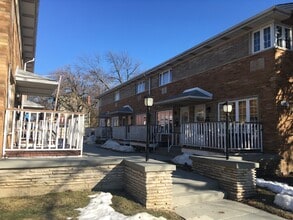 13 S Waiola Ave in La Grange, IL - Building Photo - Building Photo