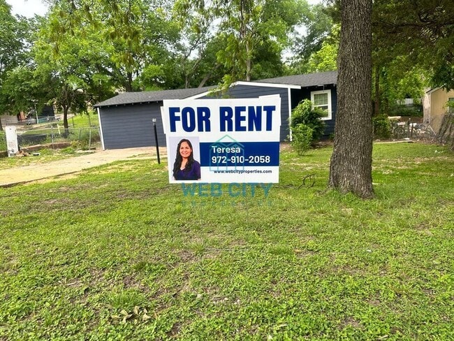 6352 Latta St in Dallas, TX - Building Photo - Building Photo