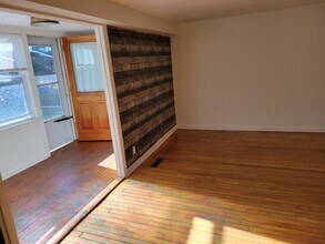 297 Marlborough Rd, Unit One-front in Glastonbury, CT - Foto de edificio - Building Photo