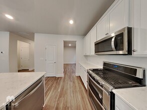 131 Dew Drop Ln in Dallas, GA - Foto de edificio - Building Photo