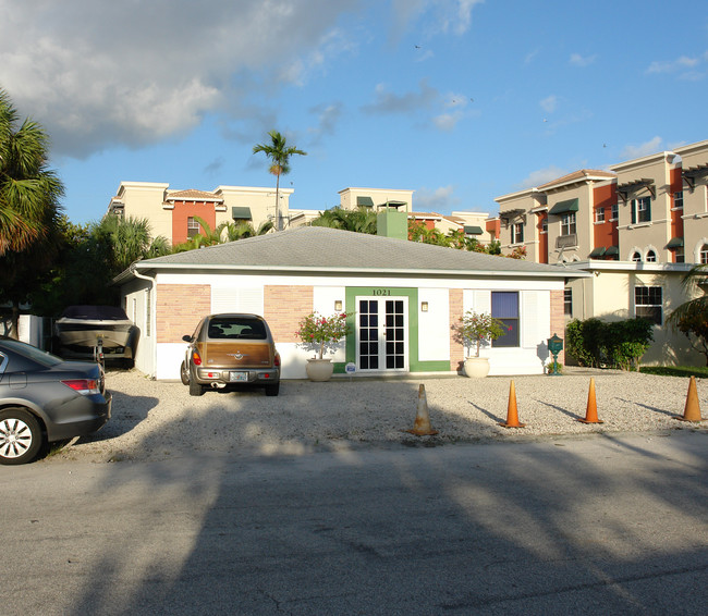 1021 NE 17th Way in Fort Lauderdale, FL - Building Photo - Building Photo